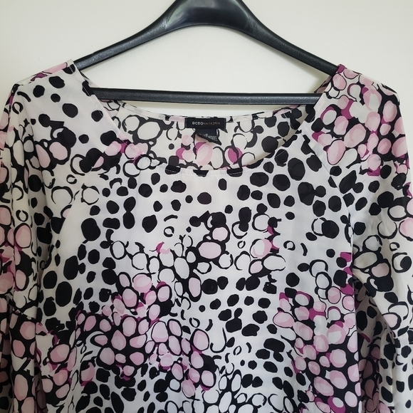 BCBGMaxazria Patterned Top With Puff Sleeves - Picture 2 of 8